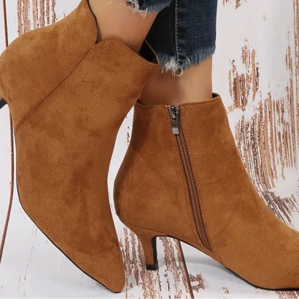Kitten heel booties